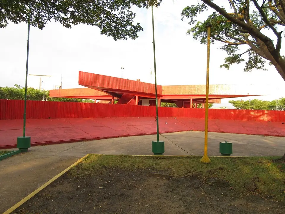 Place de l'Étoile Rouge (2)