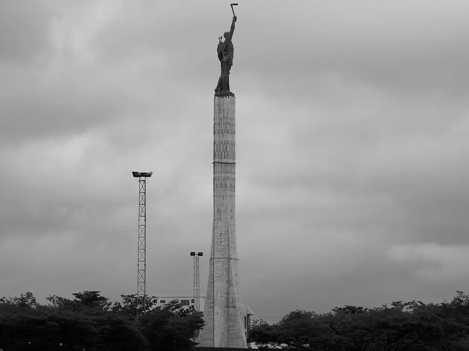 Place de l'Étoile Rouge (3)