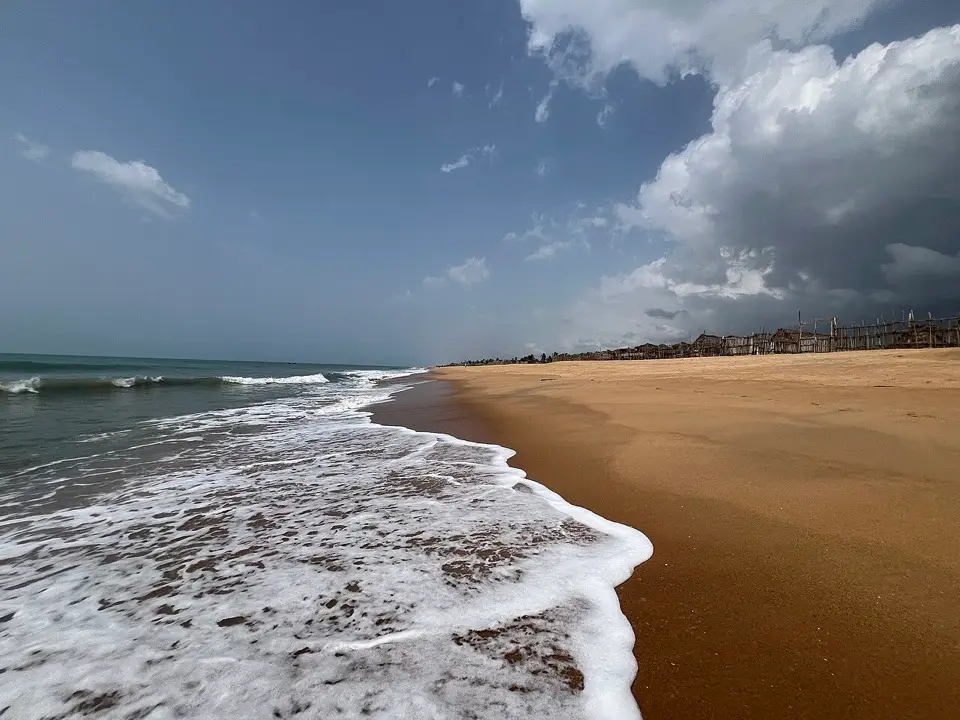 Plage de Fidjrossè (2)
