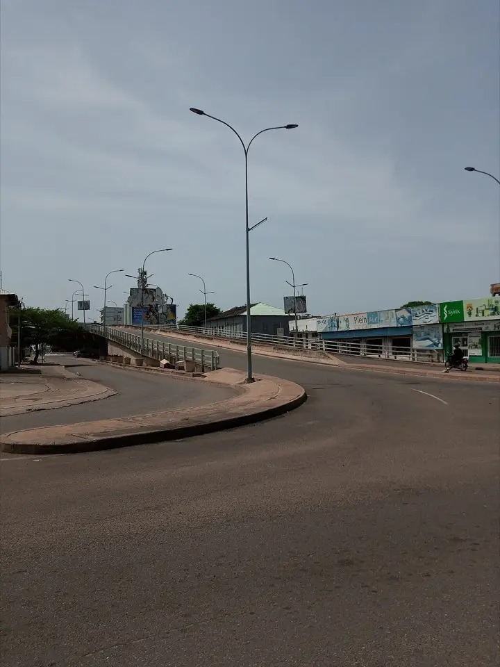 Ganhi (2)