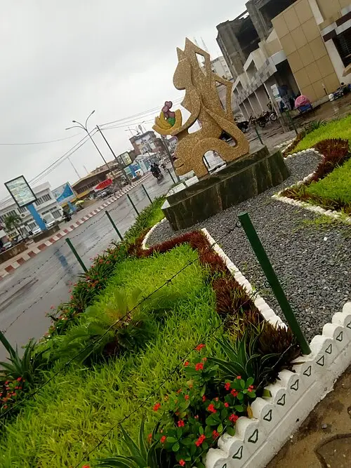 Une place à Placodji
