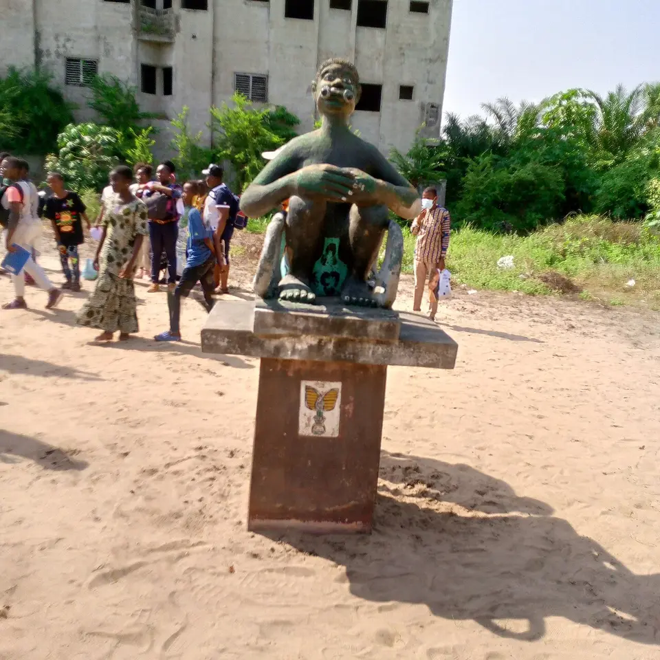 Case de Zomaï, route des esclaves, Ouidah — photo by Gbehlon