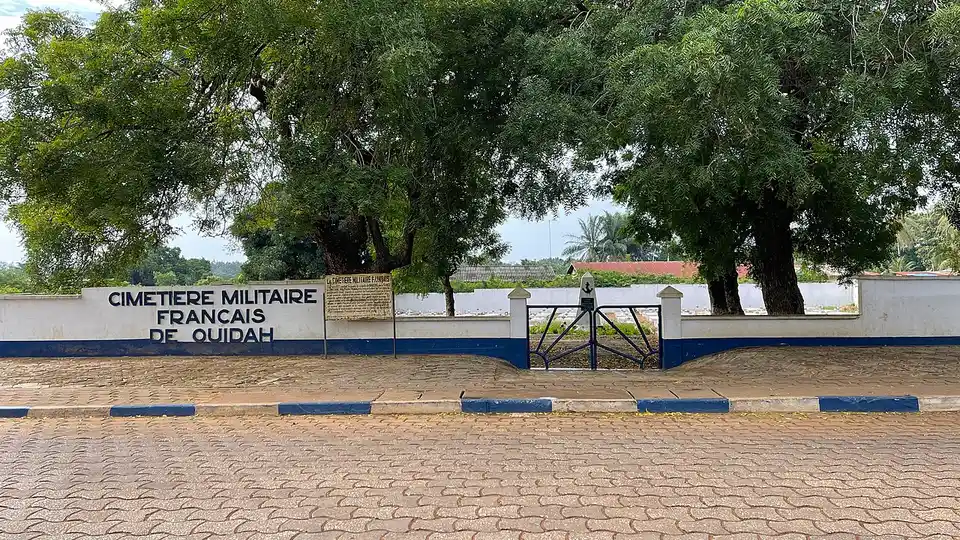 Cimetière militaire français de Ouidah, Ouidah — photo by Fawaz.tairou