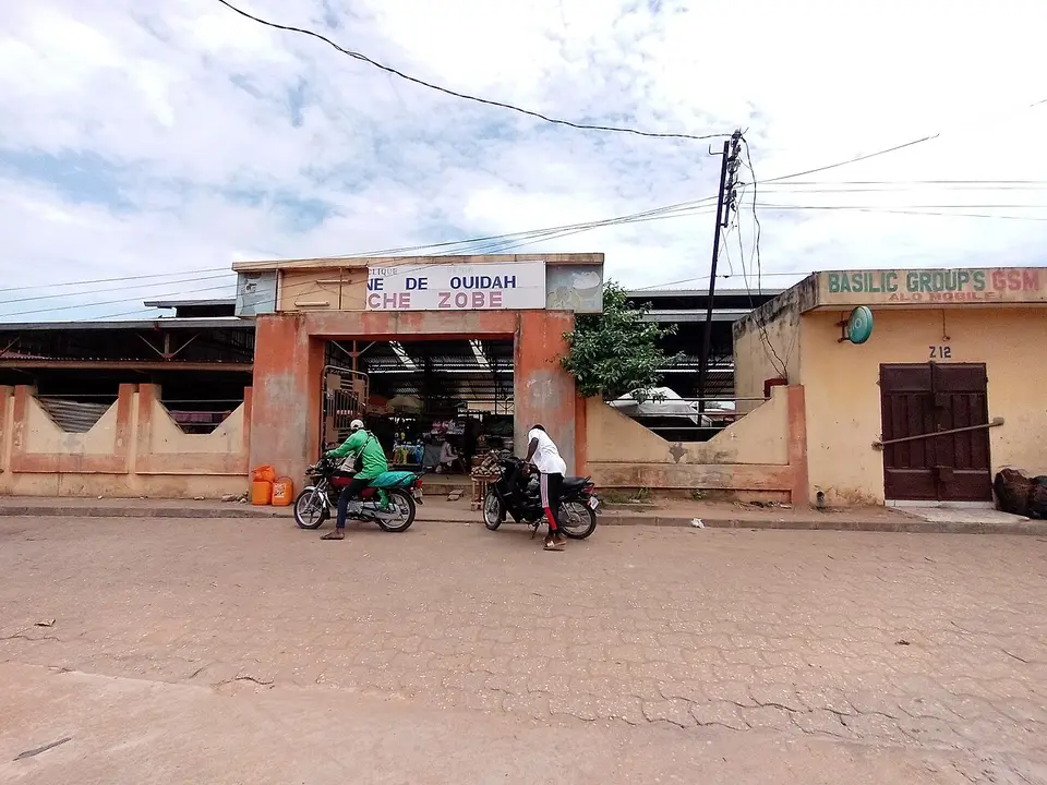 Marché de Zobè, Ouidah — photo by Aimeabibis