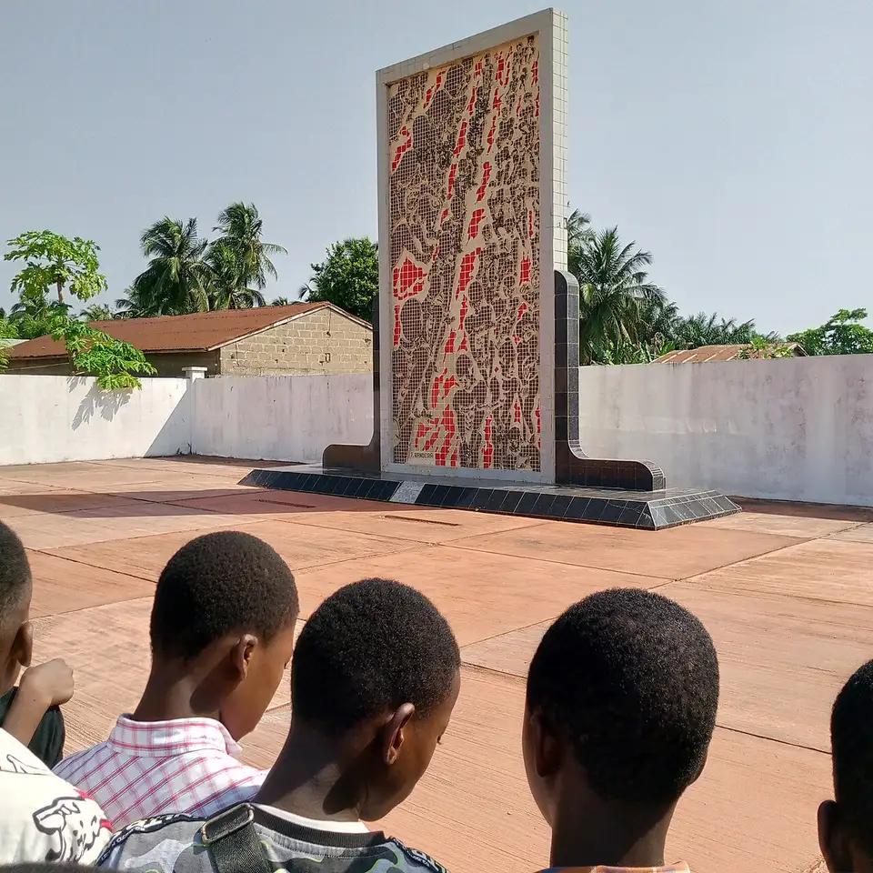 Mémorial Zoungbodji, Ouidah — photo by Gbehlon