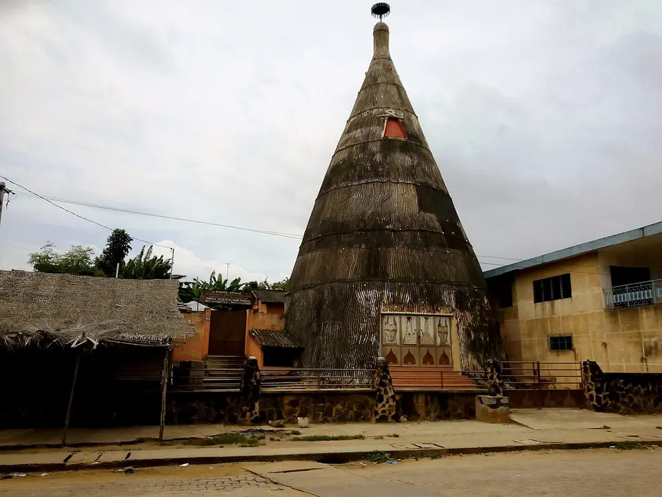 Temple des Zangbétô, Porto-Novo — photo by Adoscam